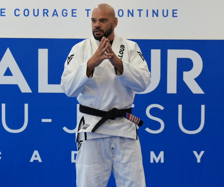 Professor Lucio “Lagarto” teaching Brazilian Jiu-Jitsu, sharing insights on skills, mindset, and consistency at Valour Jiu-Jitsu HQ in Fulham, London.